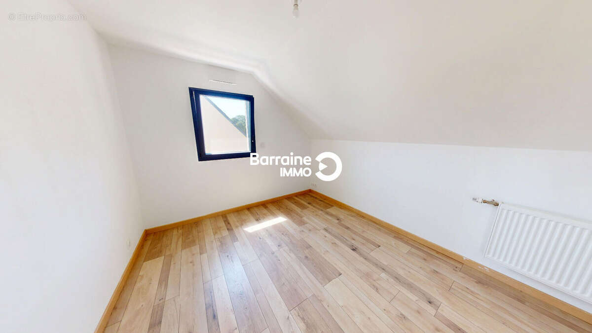 A vendre proche landerneau - tremaouezan maison t6 111m² recente garage jardin - photo 14