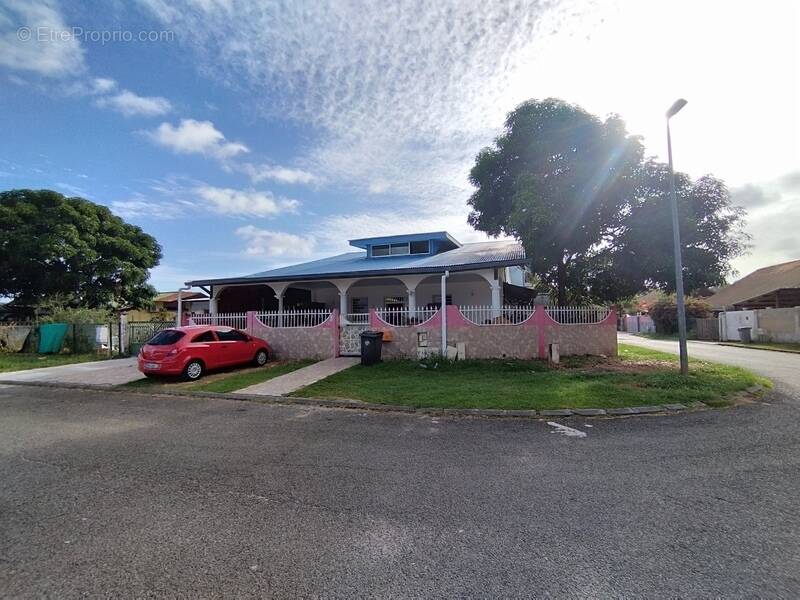 Appartement à KOUROU