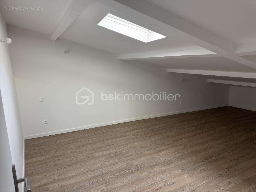 Appartement à BESSE-SUR-ISSOLE