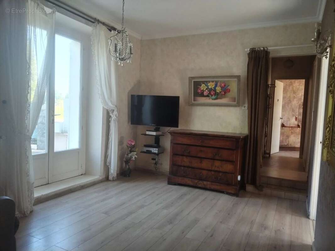 Maison à BUSSY-LE-REPOS