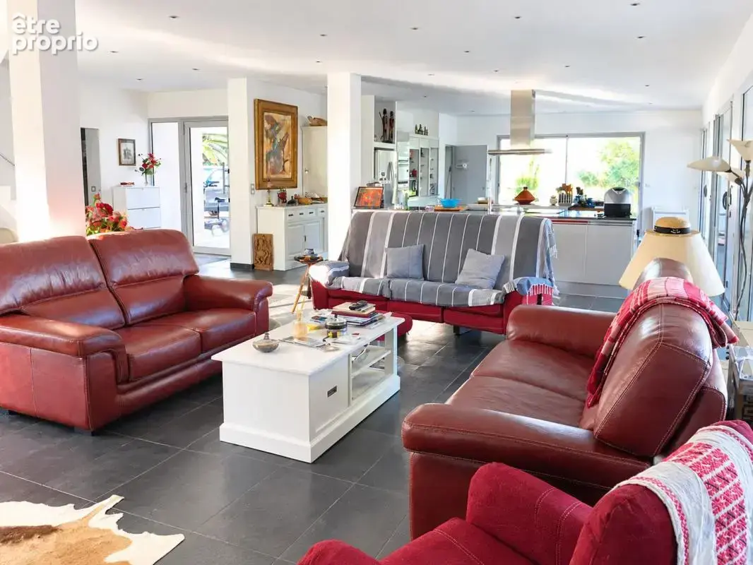 Villa standing à Mèze de 200 m² avec piscine sur terrain de 2000 m² - photo 6