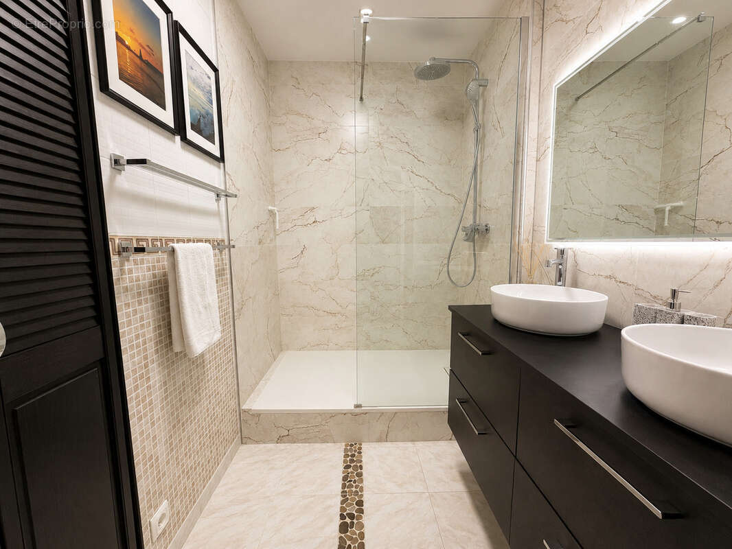 Appartement à COURBEVOIE