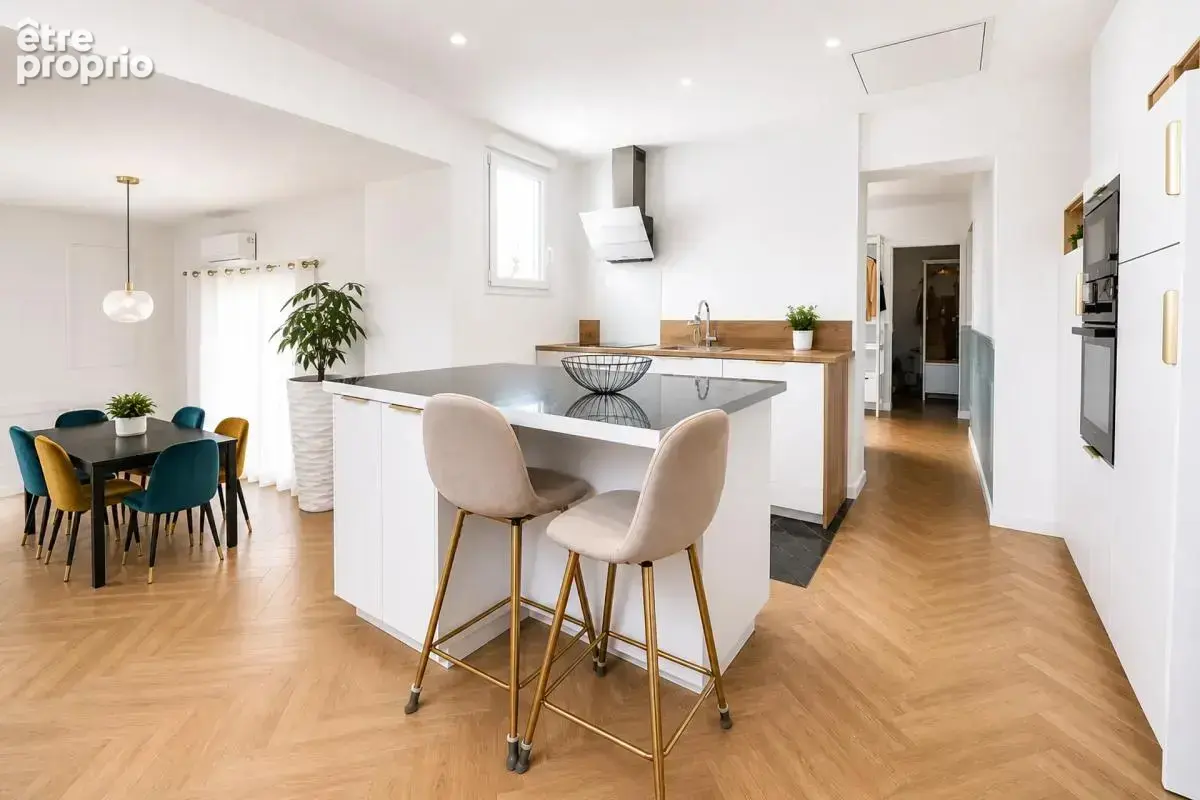 Maison de 5 pièces de 104 m² à Laval - photo 5