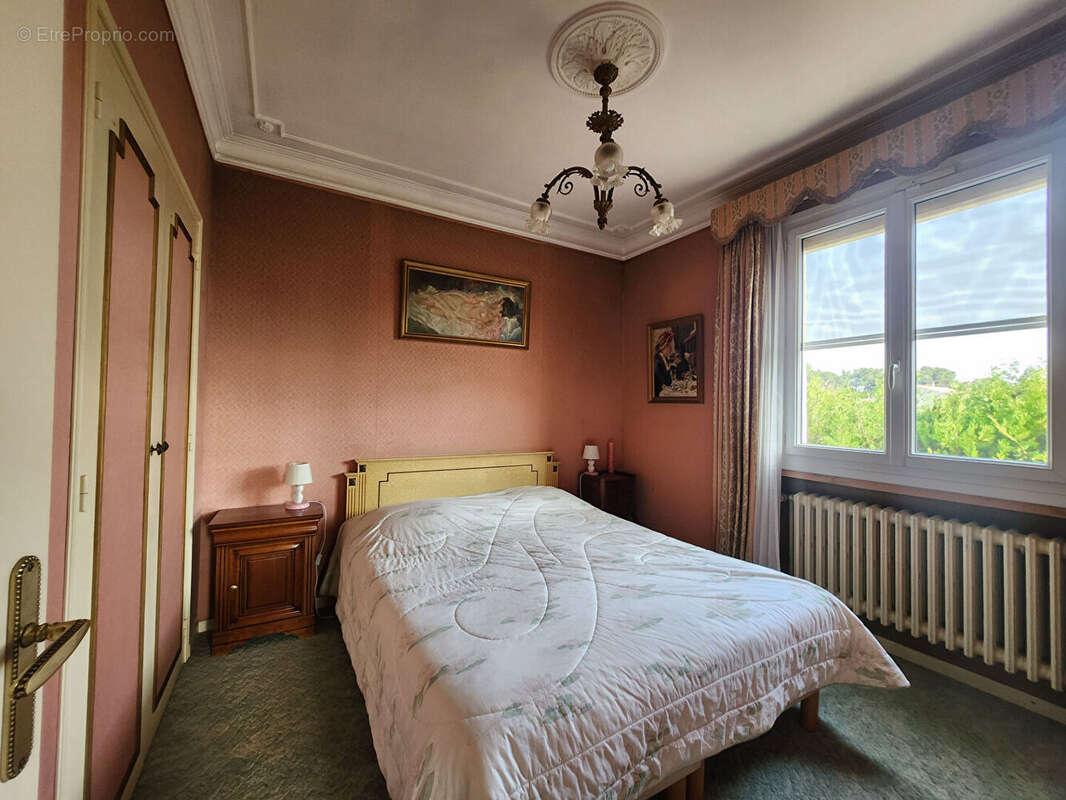 Maison à CHATEAUNEUF-DE-GADAGNE