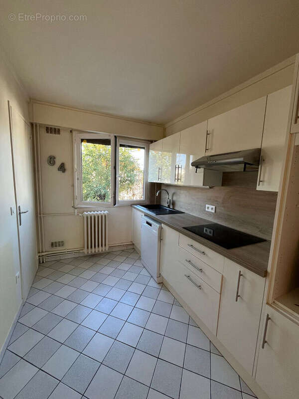 Appartement à SAINT-MAUR-DES-FOSSES