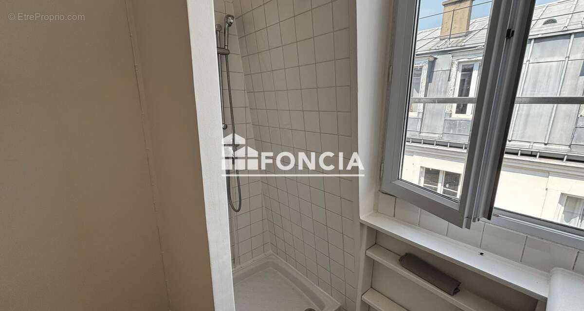 Lumineuse chambre avec douche rue la fayette - photo 3