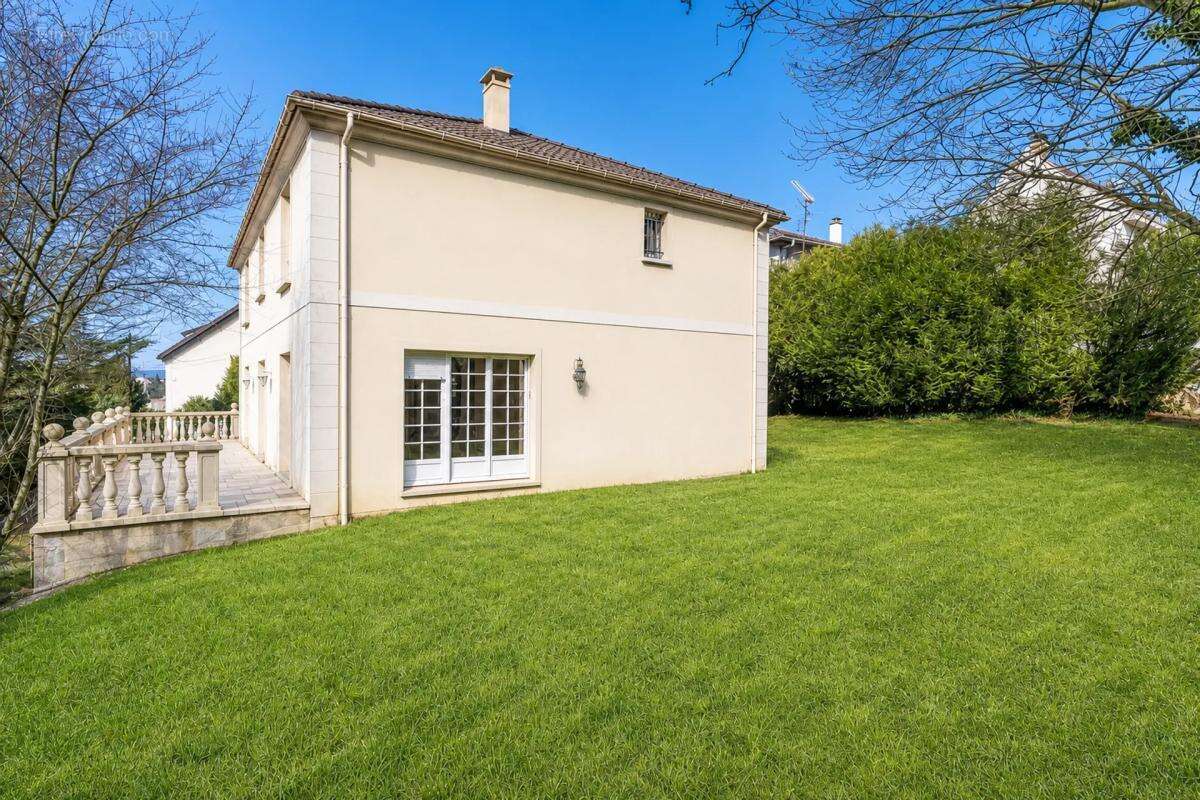 Maison individuelle de 7 pièces de 220m² en vente à Sarcelles - Idéal pour les familles - photo 24