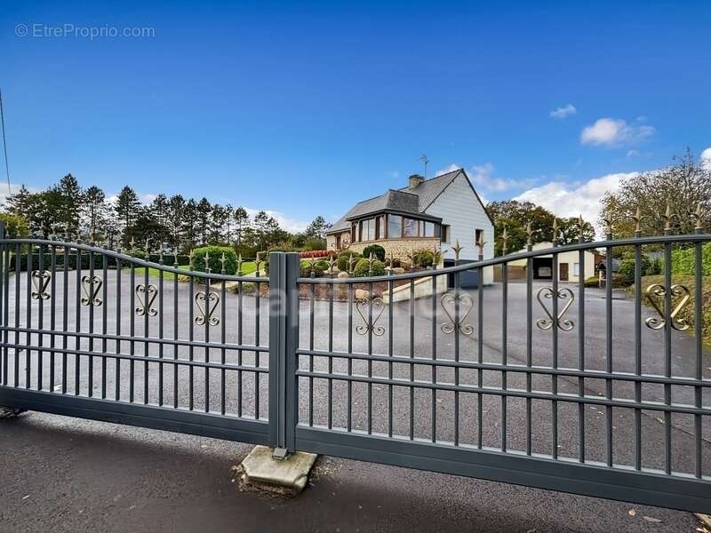 Maison à VILLEDIEU-LES-POELES