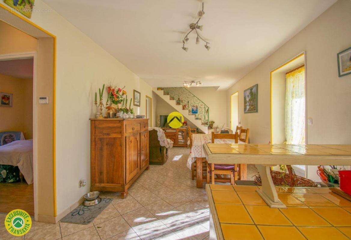 Maison à LE BUISSON-DE-CADOUIN