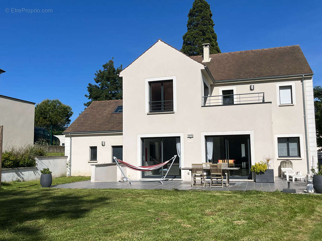 Maison à CRESPIERES