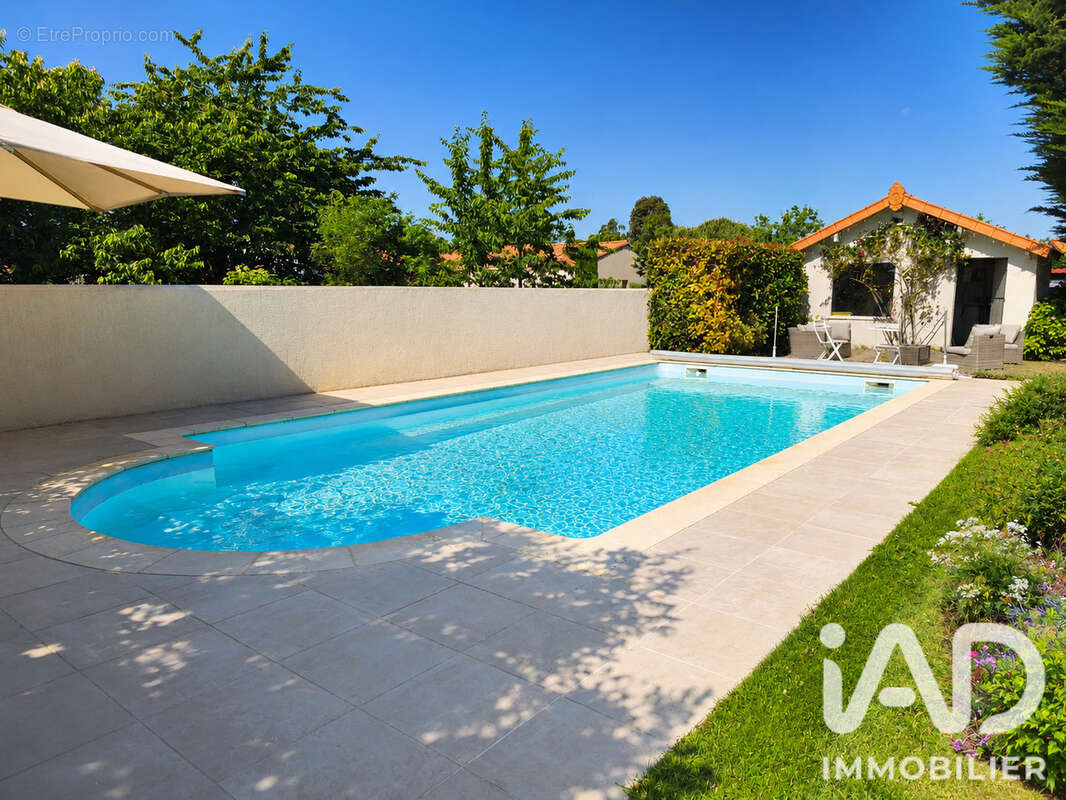 Maison 180 m² à Aiffres  - photo 4