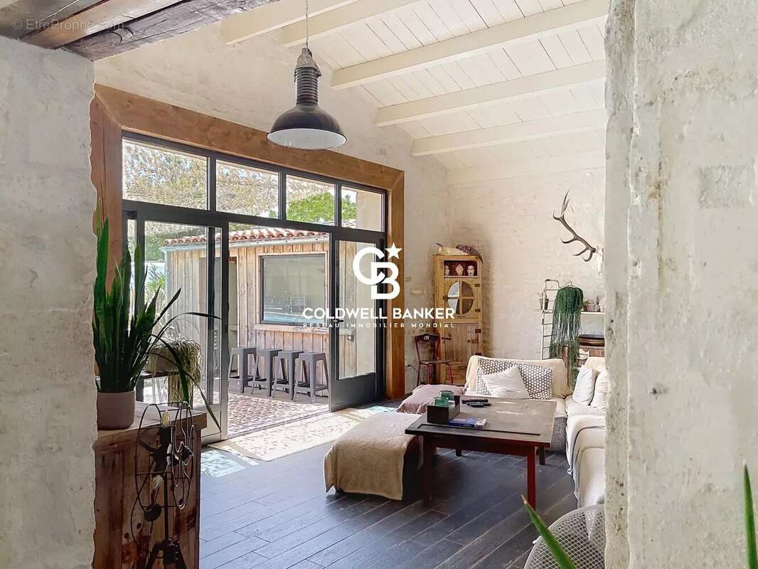 Maison à CROIX-CHAPEAU