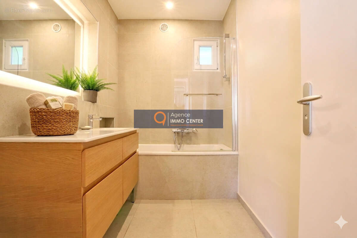 Appartement à HYERES