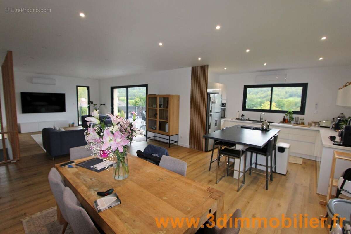 Photo 2 - Maison à LONS-LE-SAUNIER