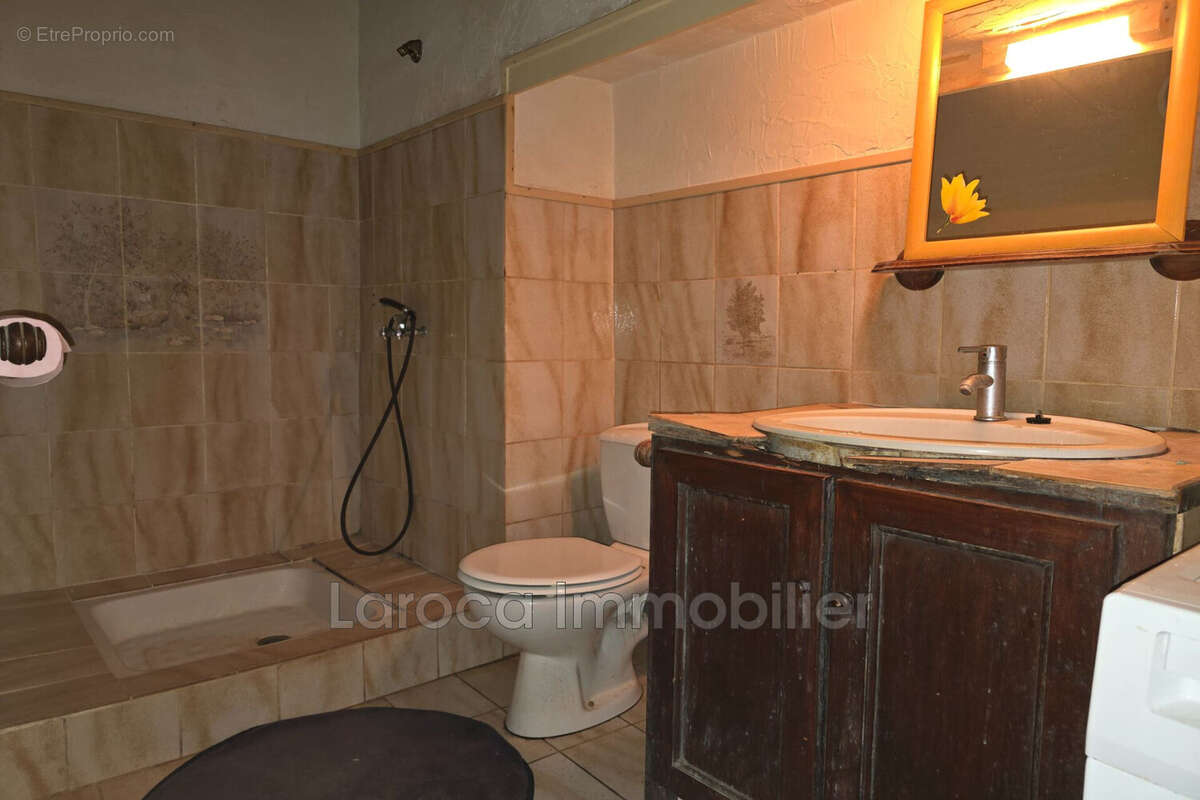 Maison à LAROQUE-DES-ALBERES