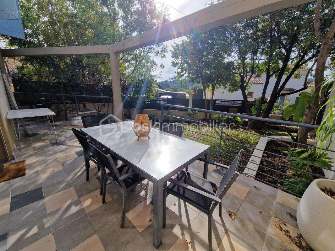 Villa 5 chambres de 147m² au Pont de Suve dans résidence calme et sécurisée - photo 5