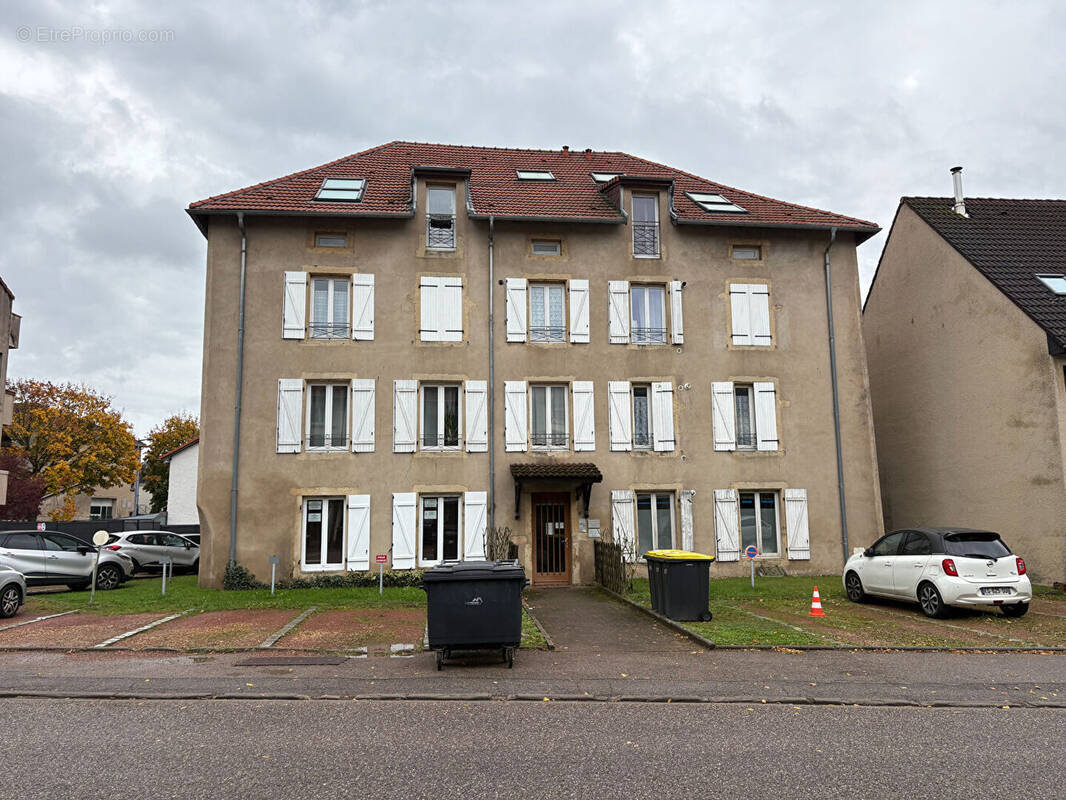 Appartement à ARS-SUR-MOSELLE