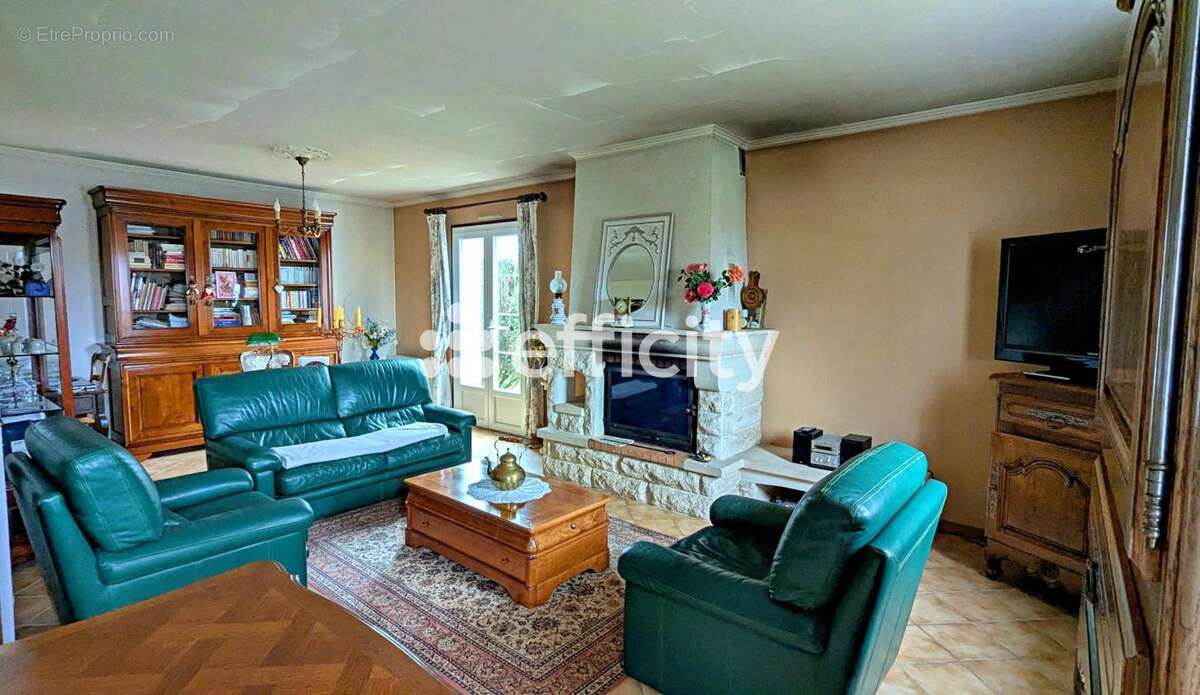 Maison à SAINT-YRIEIX-SUR-CHARENTE