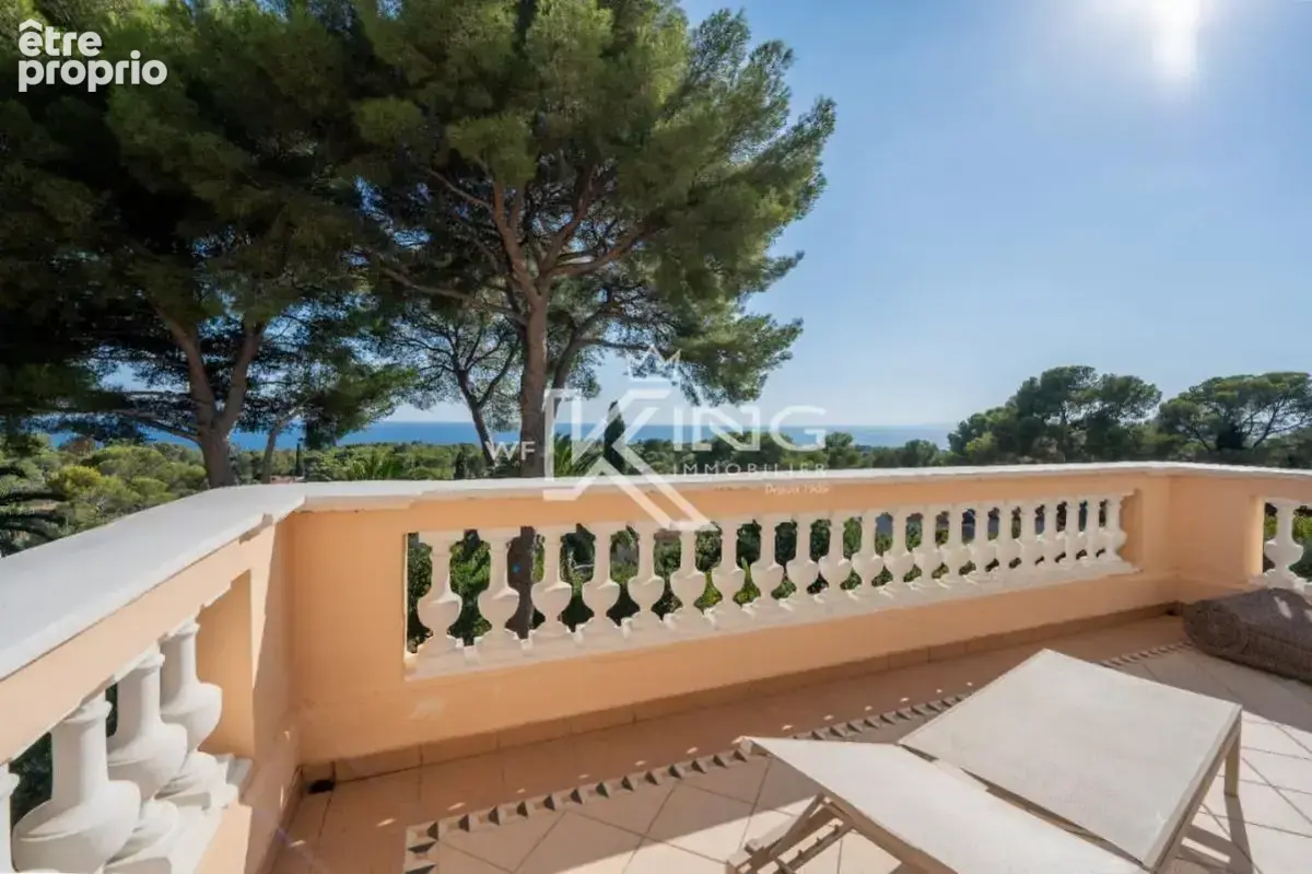 Saint Raphael appartement de prestige de 295 m² avec accès privé par ascenseur. pleine vue mer et triple garages - photo 12