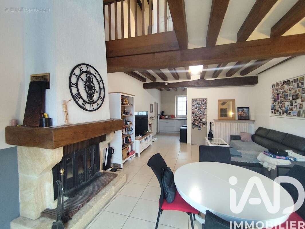 Maison 126 m² à Clery-Saint-Andre  - photo 7