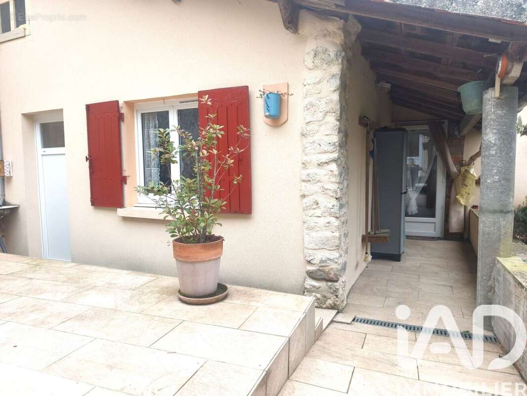Photo 2 - Maison à MONTGUYON