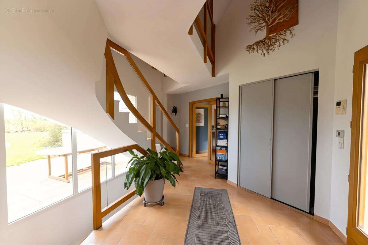 Maison à THOIRY