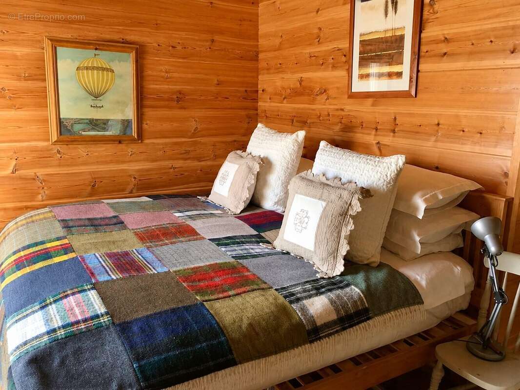 Chambre en bois chaleureuse dans une maison de campagne à Rabastens-de-Bigorre  - Maison à RABASTENS-DE-BIGORRE