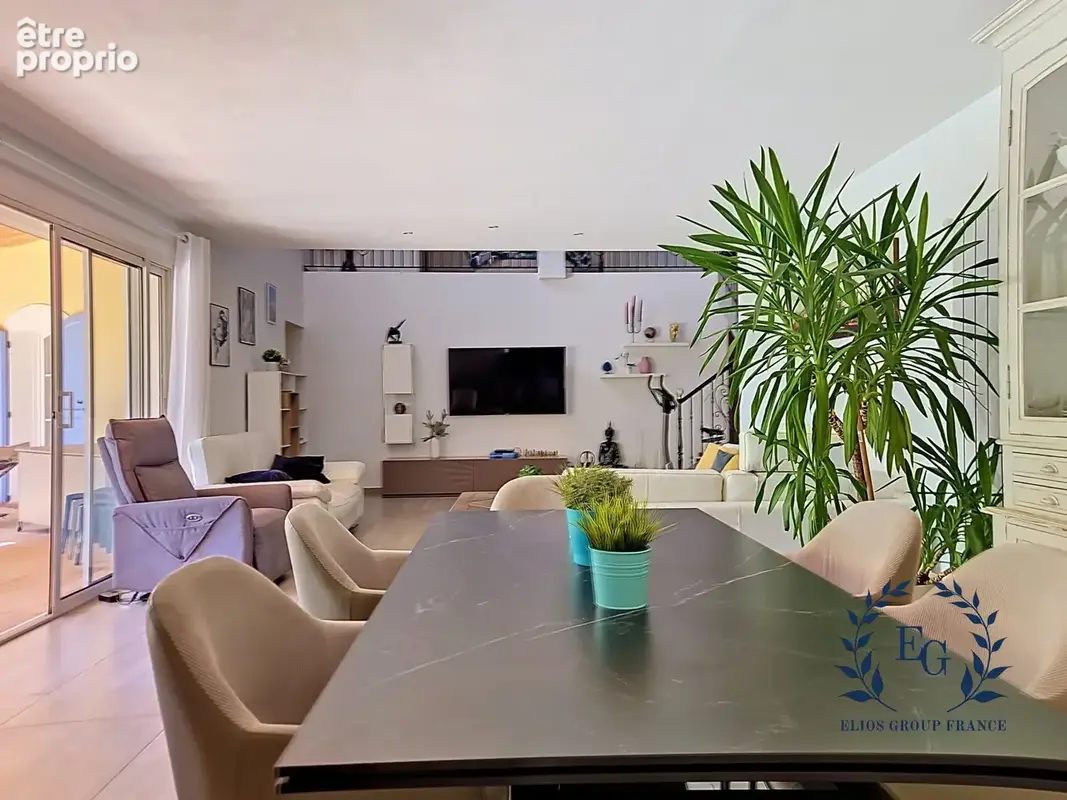 Maison 6 pièces 195 m² à vendre à Saint-Maximin-La-Sainte-Baume (83470) - photo 8