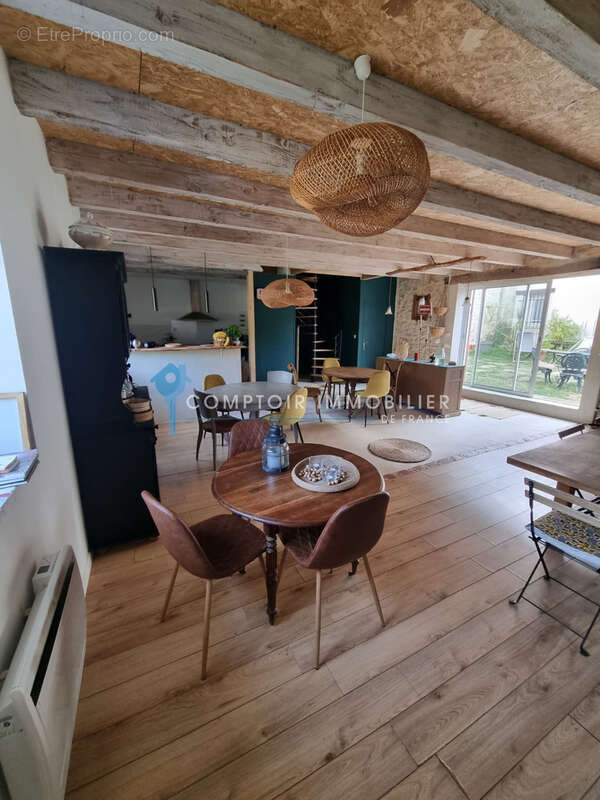 Sault : ferme de 500m2 habitables sur 35 000 m2 du terrain à acheter 1164000 € - photo 6