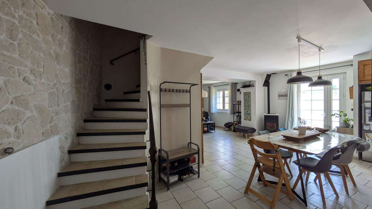 Maison à COURTHEZON