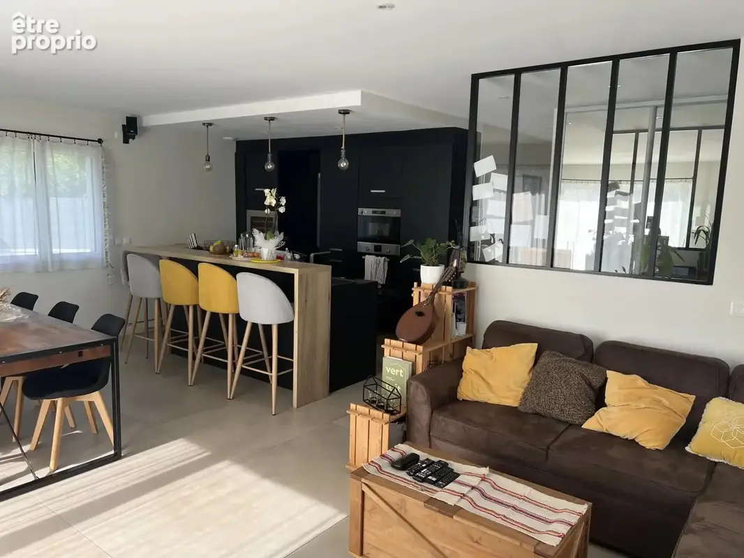 Très belle Maison individuelle récente à deux pas du centre bourg de Villars - photo 8