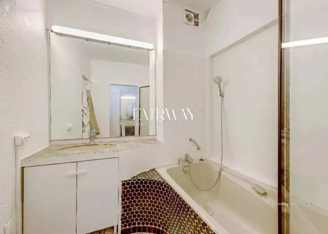 Appartement à PARIS-8E