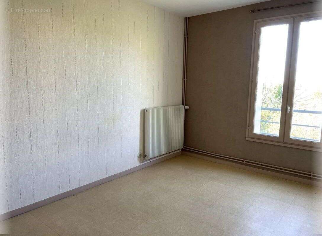 Chinon La Roche Faucon - Appartement T4 - photo 4