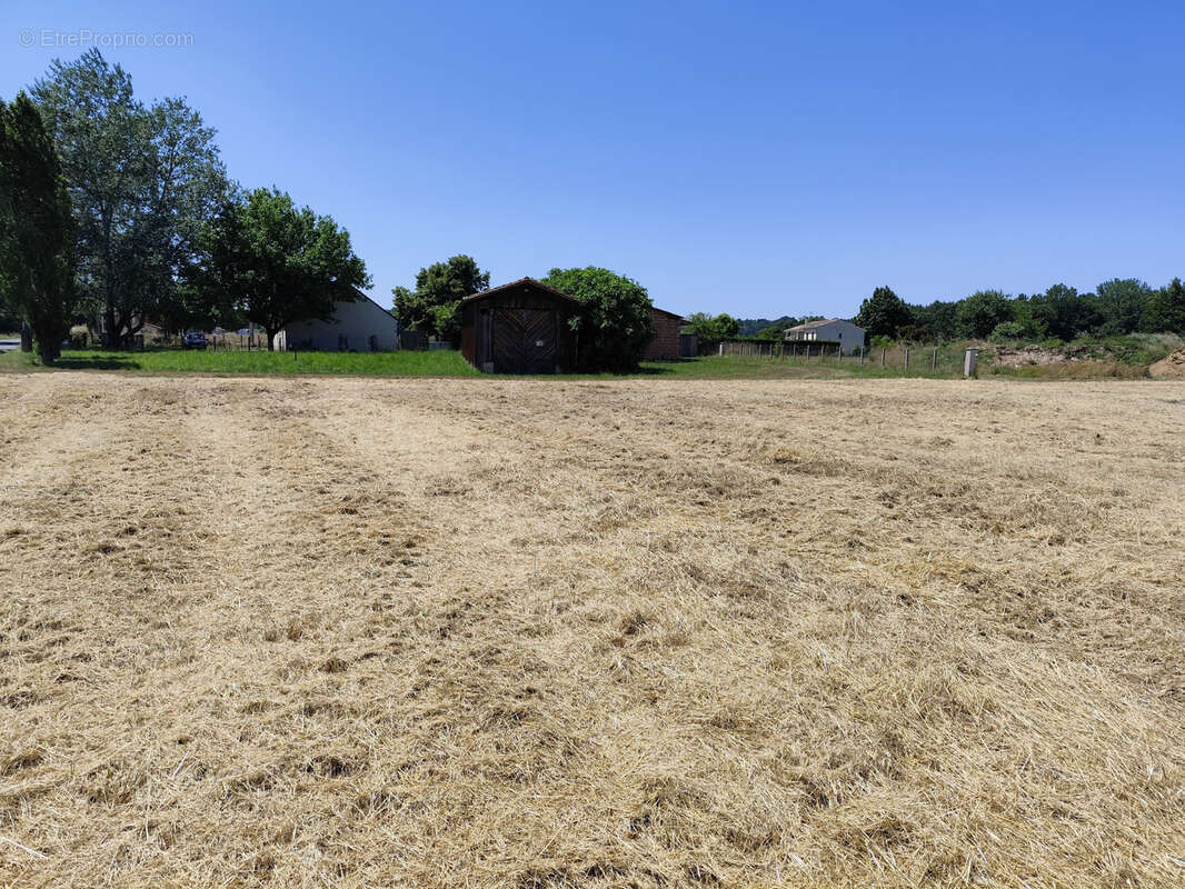 Terrain à MONTPON-MENESTEROL