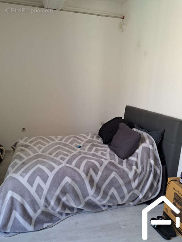 Appartement à POUSSAN