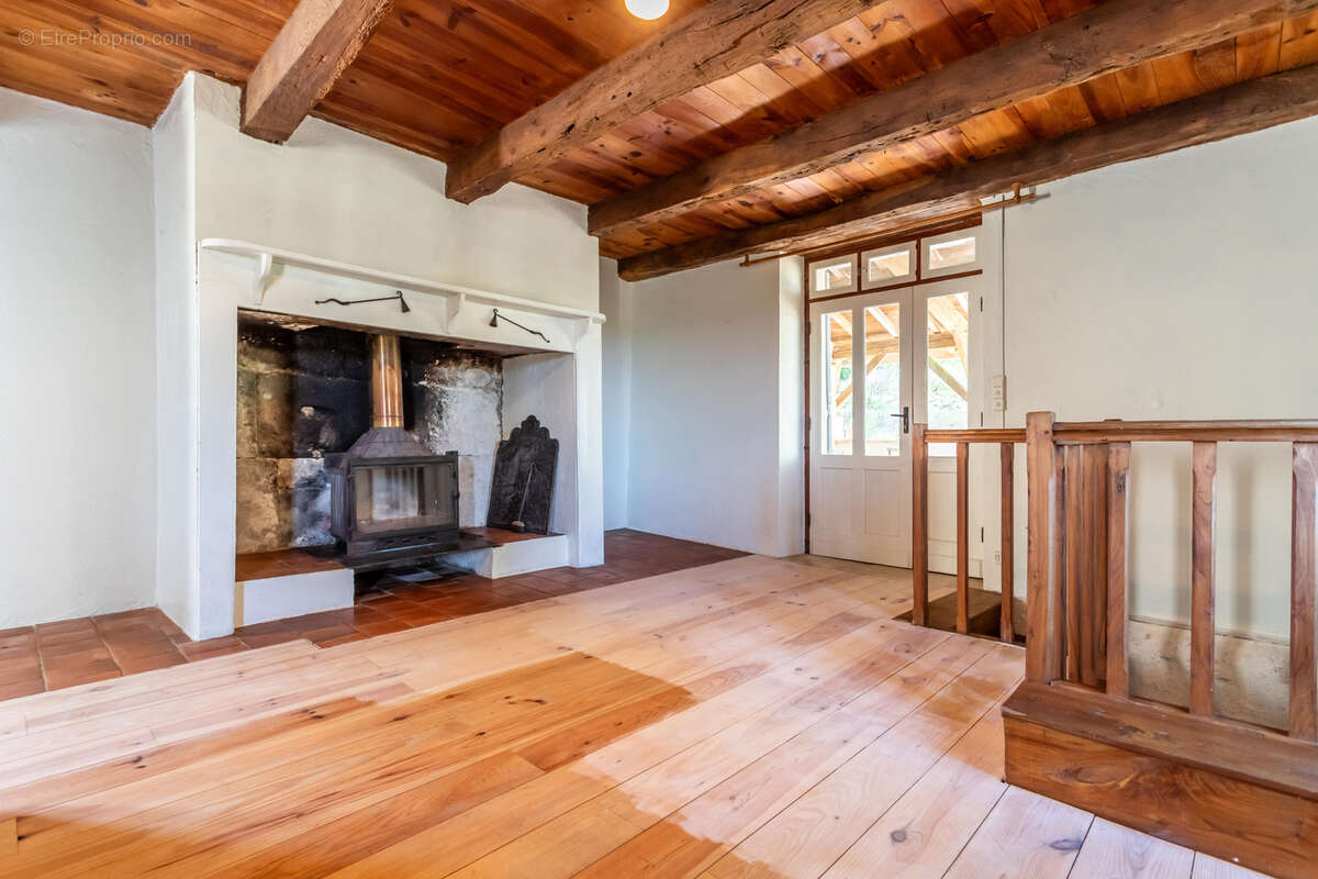 Maison de campagne avec annexe, piscine et dépendance - photo 36