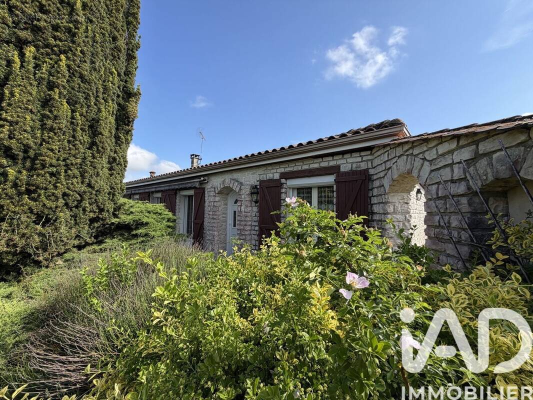 Photo 1 - Maison à ROUILLAC