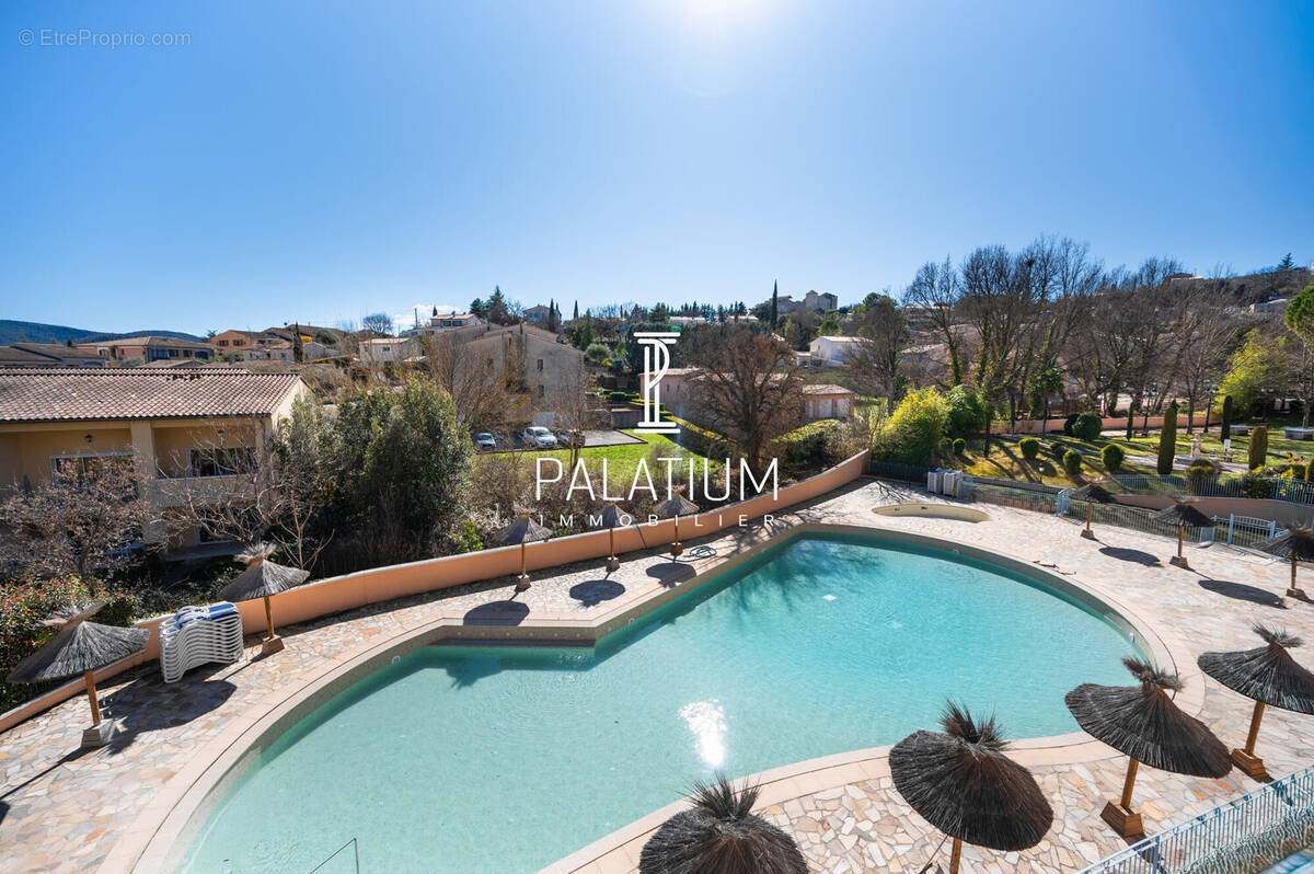 Appartement à GREOUX-LES-BAINS