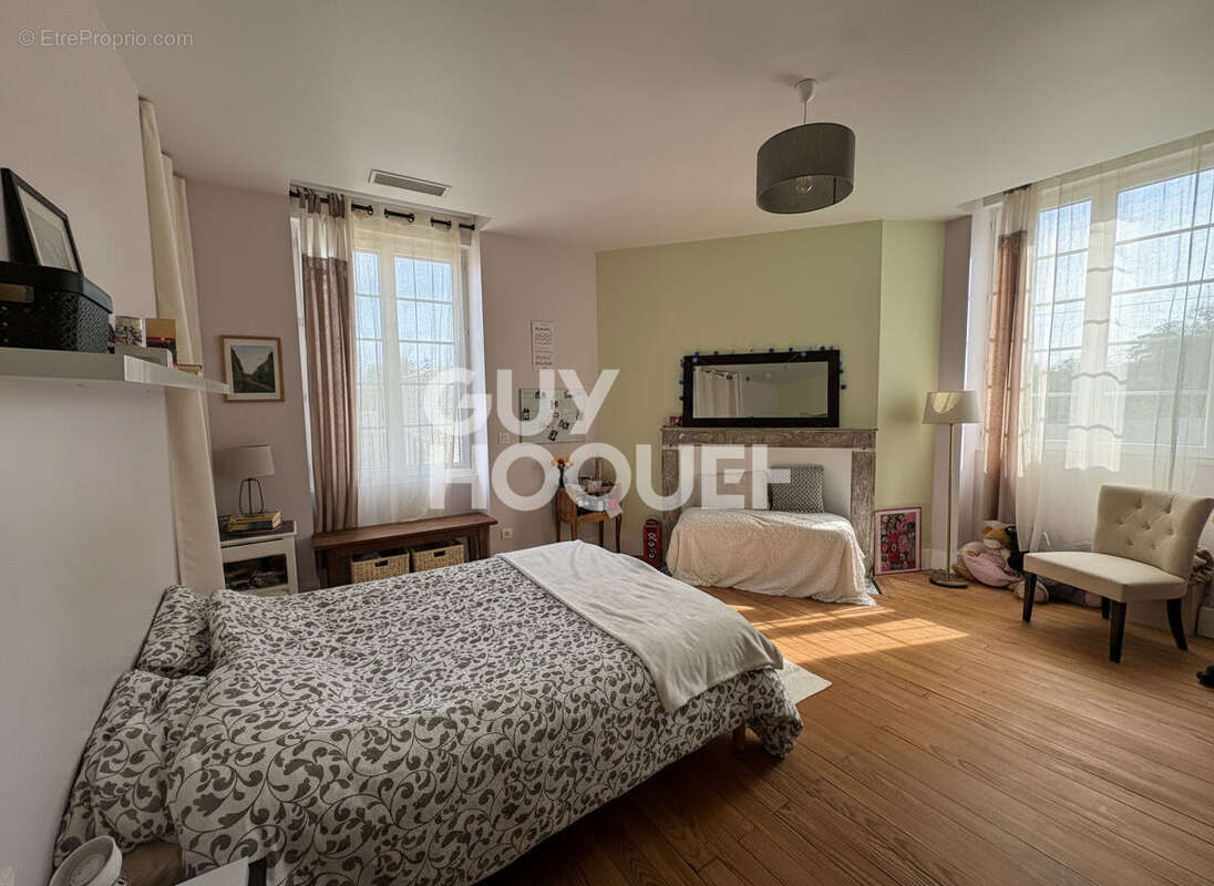 Maison à SAINT-MEDARD-D&#039;EYRANS