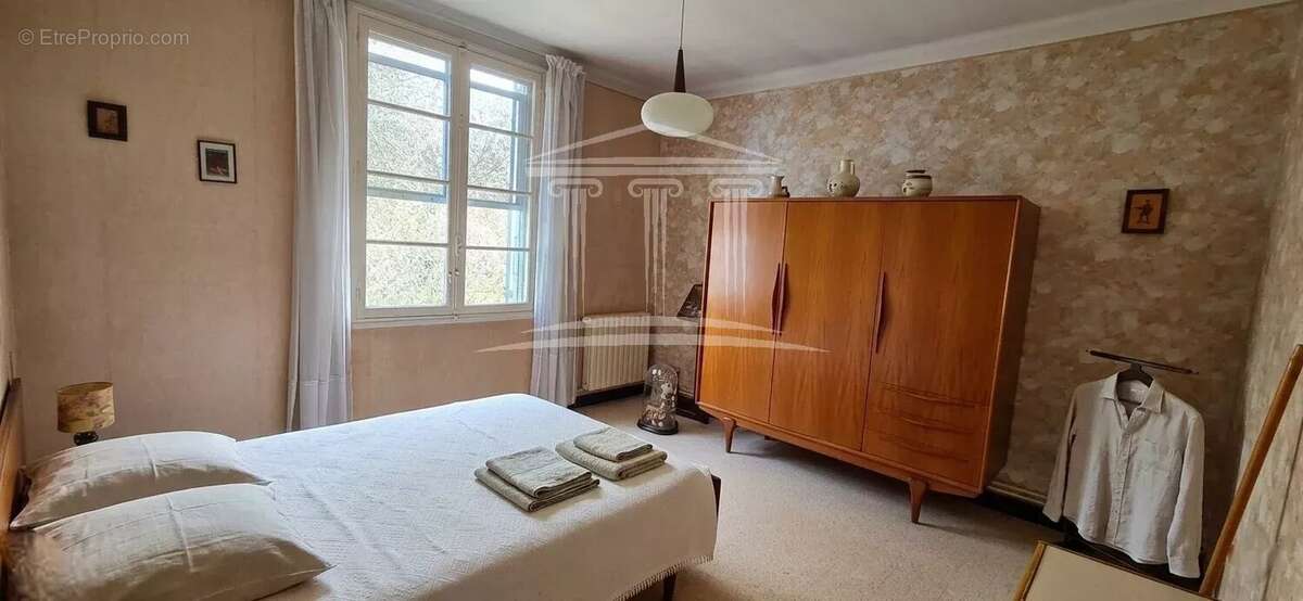 Maison à LE PONTET