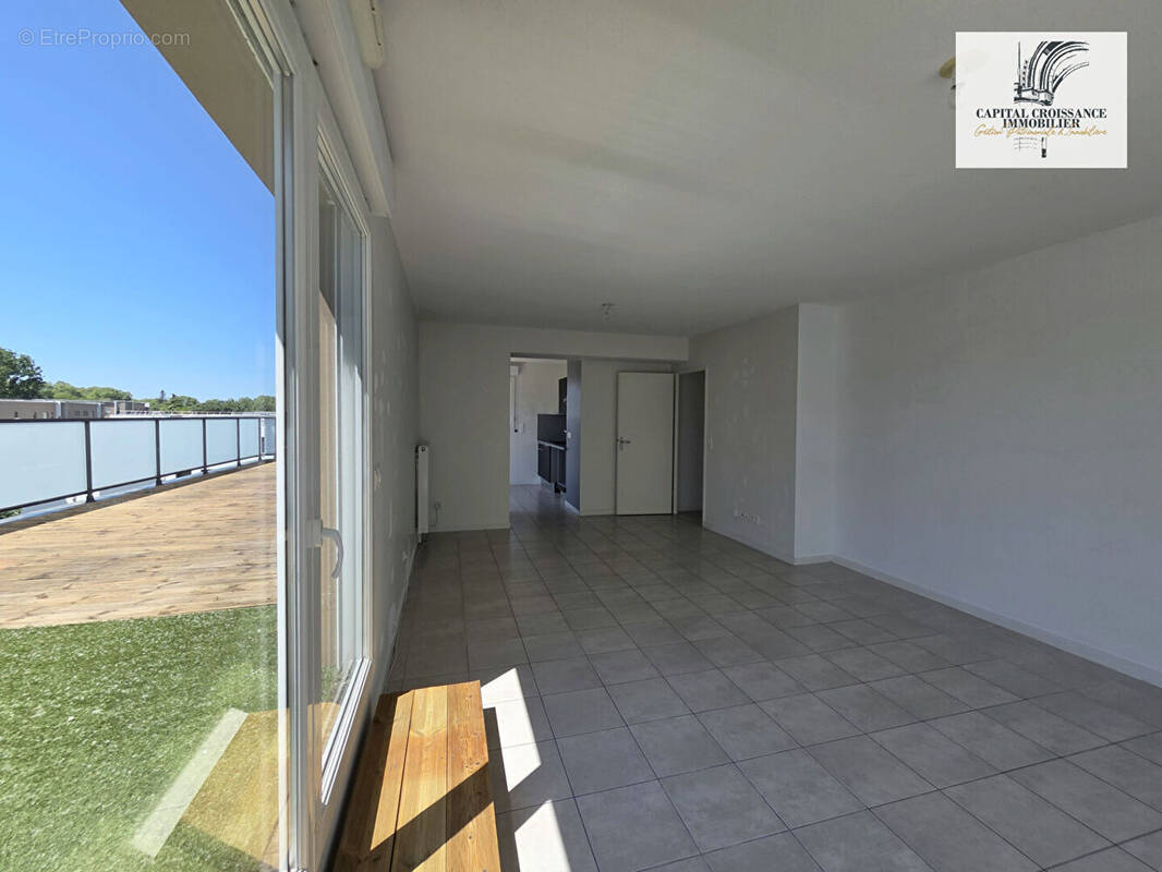 Appartement à VILLENAVE-D&#039;ORNON