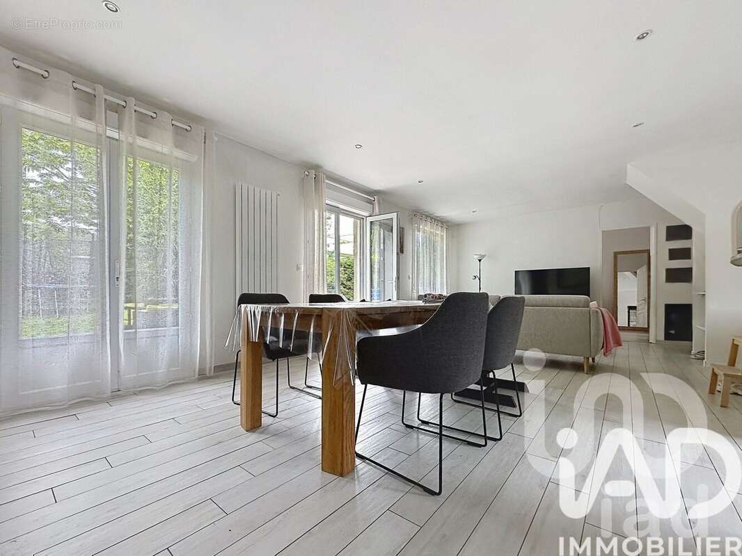 Photo 4 - Maison à SAINT-FARGEAU-PONTHIERRY