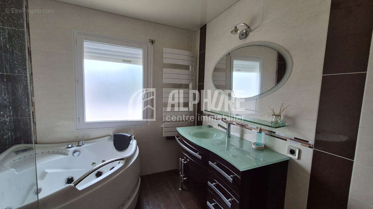 Alphore Immobilier - Donges -  Maison de plain-pied -150 m²  - 4 chambres - Terrain de 1 100 m² - photo 8