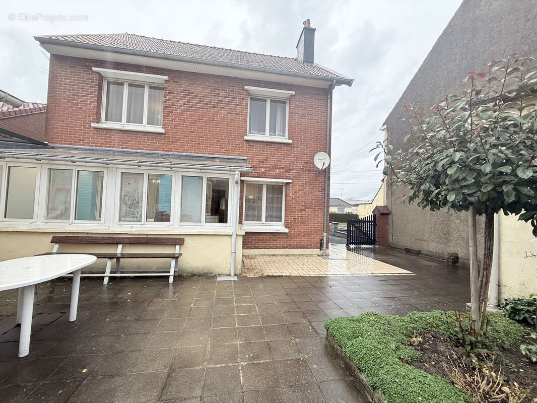 Maison à BRUAY-LA-BUISSIERE