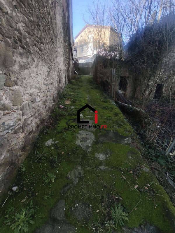 Entrée  - Terrain à CENDRAS