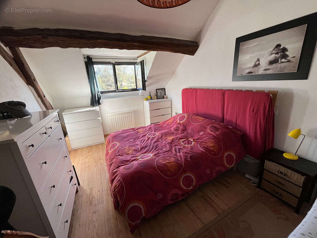 Maison à VIEILLE-EGLISE-EN-YVELINES