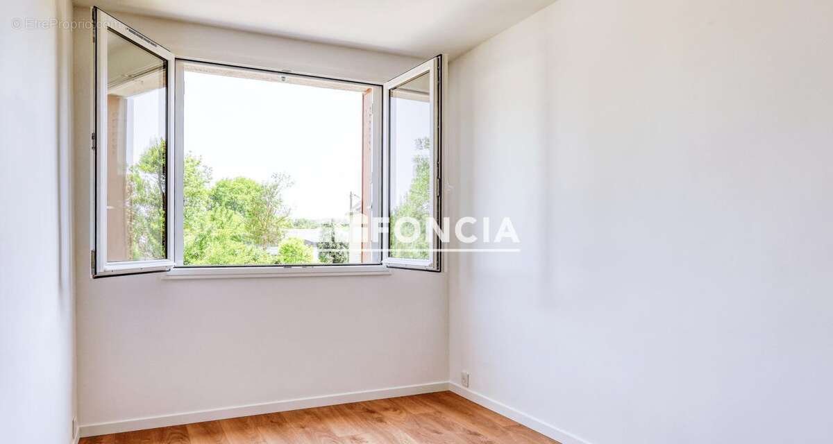 Appartement t3 proche toutes commodites, avec garage, cave et balcon, entierement renove avec prestations de qualite - photo 10