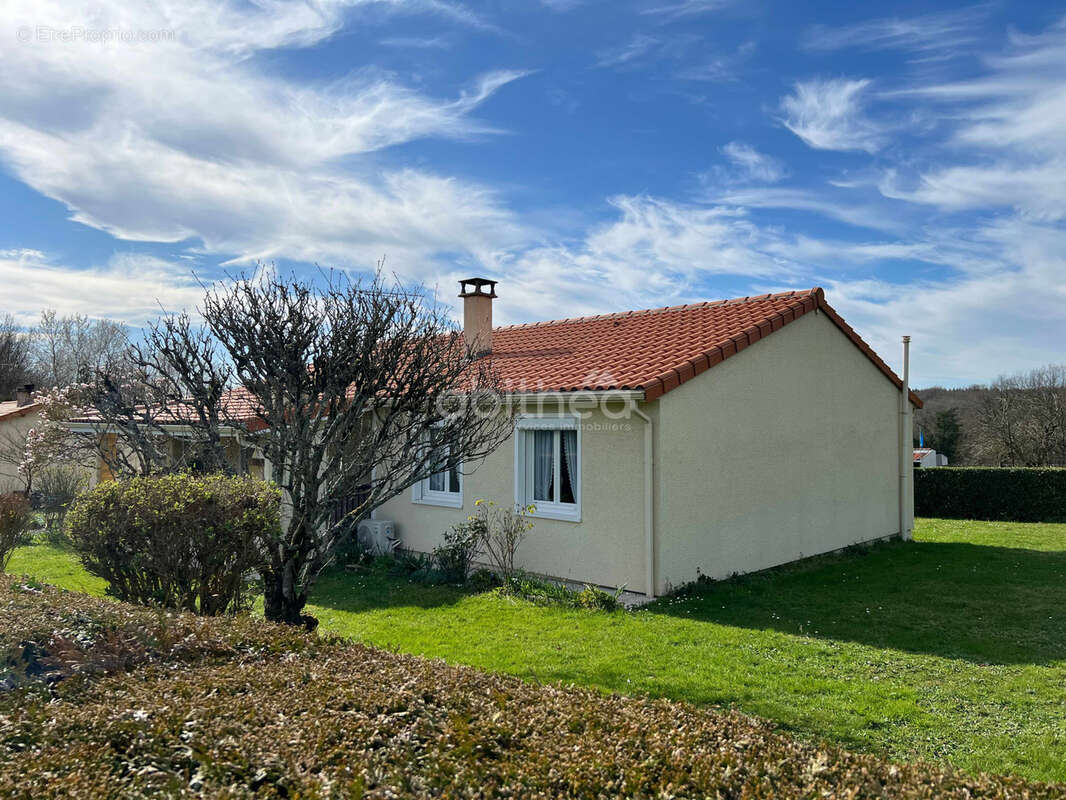 Maison à MAZIERES