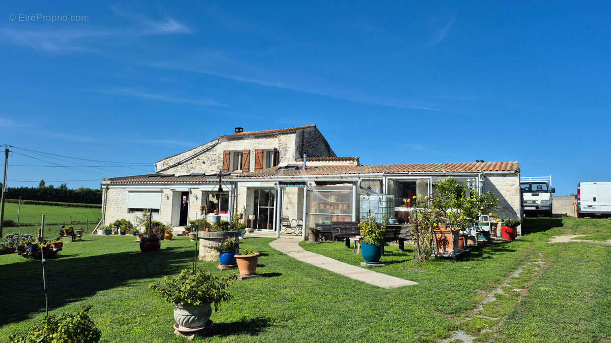 Maison à CHERMIGNAC