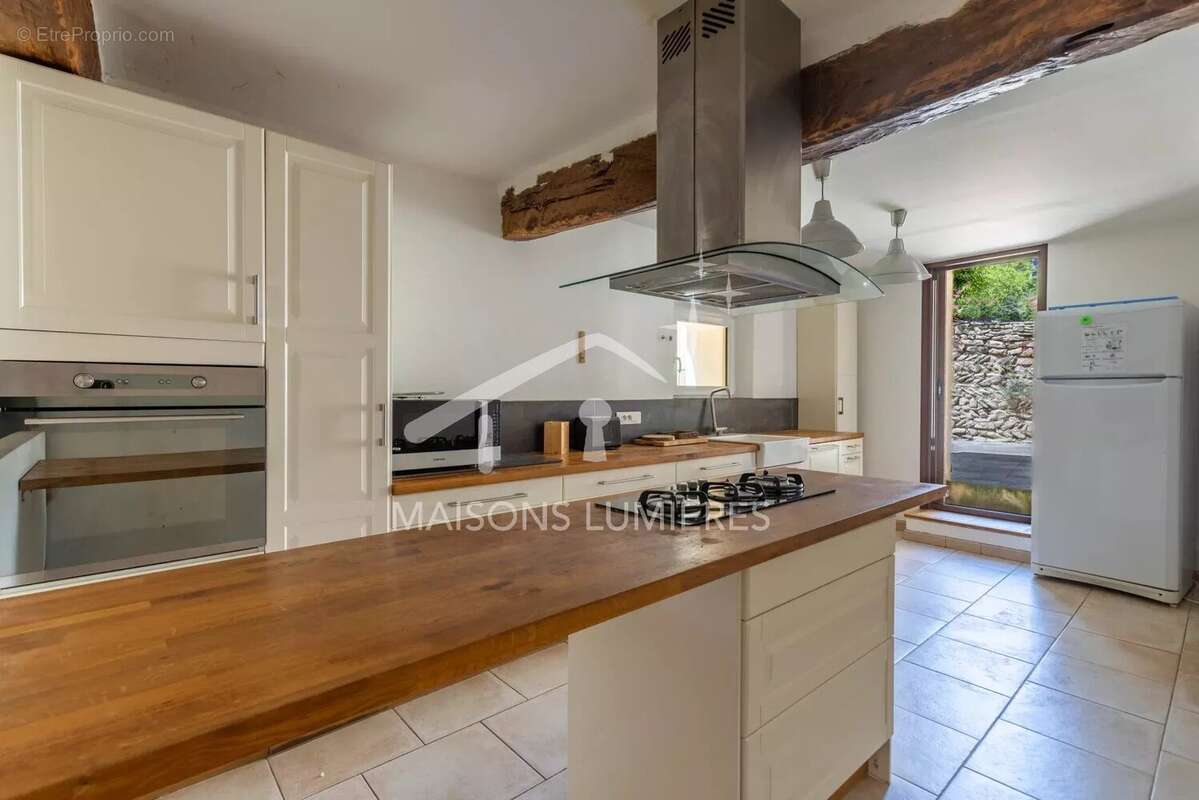Maison à SAINT-SATURNIN-LES-APT